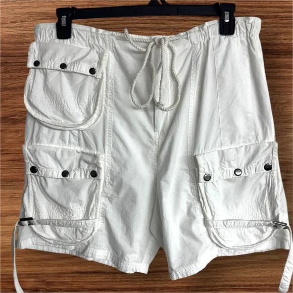 *NWOT* Free People Moon Bay Parachute Cargo Shorts Size Medium - Picture 2 of 8